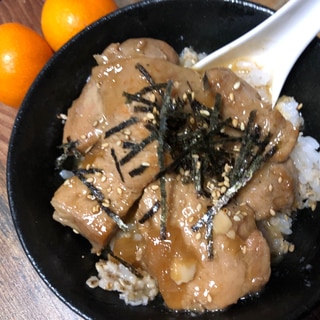 ダッチオーブンで簡単！煮込み豚＆鶏のぶっかけ丼